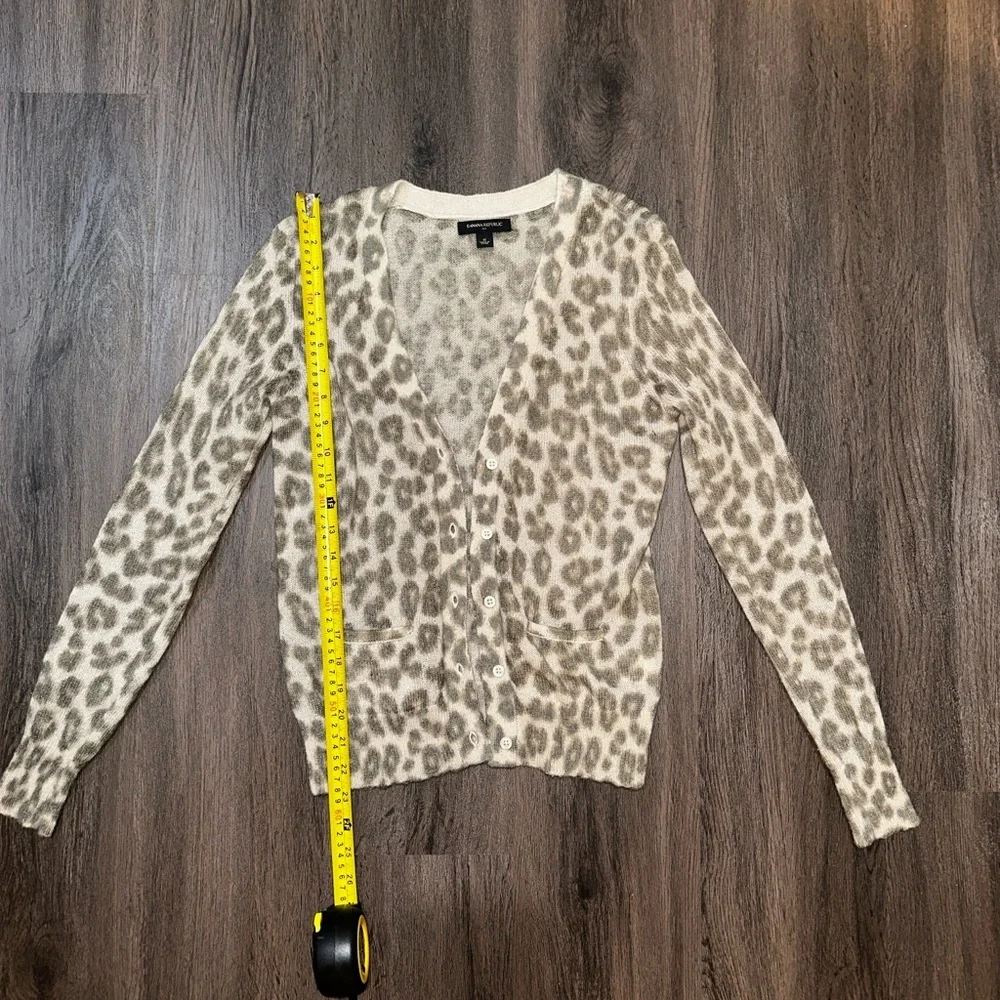 Leopard Print Fuzzy Knit Button Front Cardigan Sweater Women’s Medium